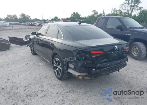 2021 Volkswagen Passat 2.0T Se z USA, uszkodzony, nr VIN 1VWSA7A3XMC002430